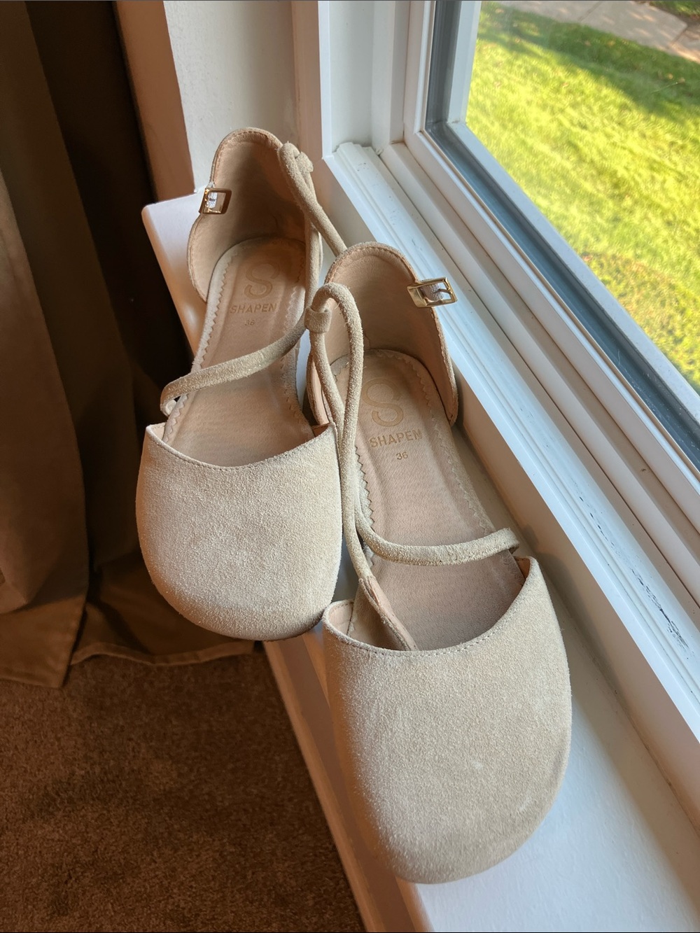 Shapen Orchid Barefoot Suede Flats Beige Size 36